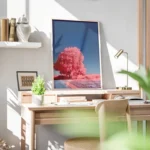 poster arbre rose sous ciel bleu bureau.webp