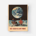 poster astronautes regardant la terre.webp