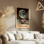 poster astronautes regardant la terre salon.webp