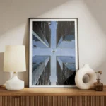 poster avion moderne sur fond urbain meuble.webp