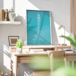 poster bateau sur eau turquoise bureau.webp