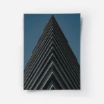 poster batiment en beton noir et blanc.webp