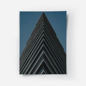 poster batiment en beton noir et blanc.webp