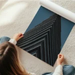 poster batiment en beton noir et blanc en rouleau.webp