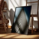 poster batiment en beton noir et blanc encadre.webp