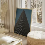 poster batiment en beton noir et blanc salon beige.webp