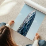 poster batiment moderne en verre en rouleau.webp