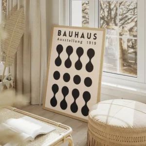 poster bauhaus gouttes noires salon beige.webp