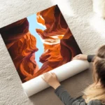 poster canyons rouges ciel bleu au sol.webp