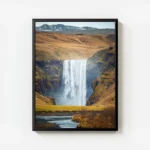 poster cascade majestueuse dans la vallee avec cadre.webp