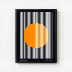 poster cercle orange sur fond noir avec cadre.webp