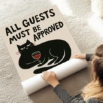 poster chat approuve invites au sol.webp