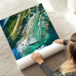 poster chemin de fer en bord de mer au sol.webp