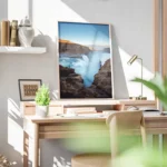poster chute d eau majestueuse bureau.webp