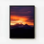 poster coucher de soleil montagneux avec cadre.webp