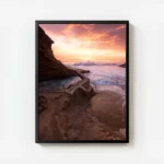 poster coucher de soleil sur la cote rocheuse avec cadre.webp