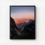 poster coucher de soleil sur une montagne avec cadre.webp