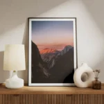 poster coucher de soleil sur une montagne meuble.webp