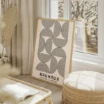 poster design bauhaus abstrait salon beige.webp