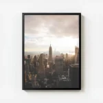 poster empire state building nuageux avec cadre.webp