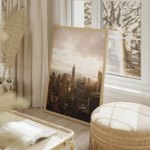 poster empire state building nuageux salon beige.webp