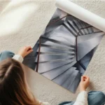 poster escaliers gris metal en rouleau.webp