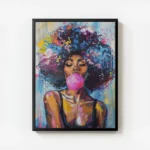 poster femme afro coloree chewing gum avec cadre.webp