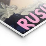 poster femme avec chewing gum lightpanel.webp