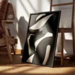 poster femme chapeau noir et blanc encadre.webp