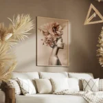 poster femme elegante avec fleurs minimalistes salon.webp