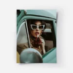 poster femme elegante voiture.webp