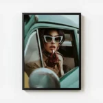 poster femme elegante voiture avec cadre.webp
