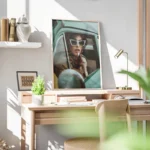 poster femme elegante voiture bureau.webp