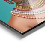 poster femme tendance lunettes stylees aluminium.webp