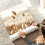 poster fleurs moelleuses au sol.webp
