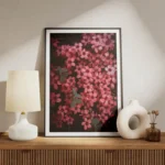 poster fleurs roses meuble.webp