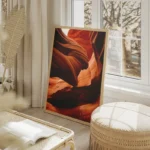 poster formation rocheuse rouge salon beige.webp