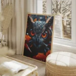 poster hibou aux yeux orange salon beige.webp