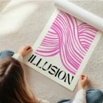 poster illusion rose en rouleau.webp