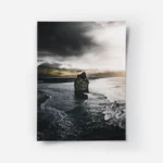 poster islet marin avec nuages sombres.webp