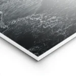 poster islet marin avec nuages sombres lightpanel.webp