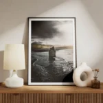 poster islet marin avec nuages sombres meuble.webp