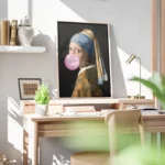 poster jeune fille a la perle chewing gum bureau.webp