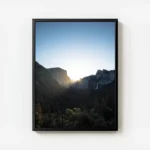 poster lever de soleil montagneux avec cadre.webp