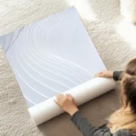 poster lignes ondulees blanches au sol.webp