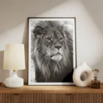 poster lion noir et blanc meuble.webp