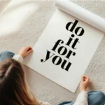 poster message motivant en rouleau.webp