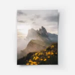 poster montagne avec fleurs jaunes.webp
