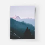 poster montagne brumeuse.webp