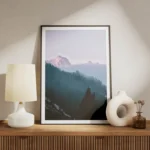 poster montagne brumeuse meuble.webp
